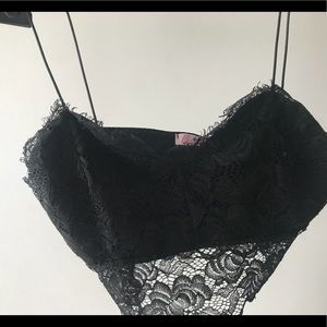 Cute lace top 🖤